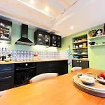 10Th Arrondissement Cozy Retreat