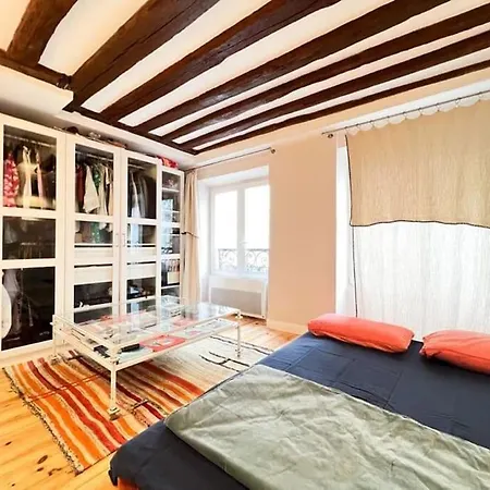 Apartment 10th Arrondissement Cozy Retreat